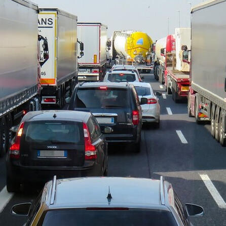 Neun Fahrzeuge, acht Verletzte: Mehrere Unfälle auf der A8 zwischen Augsburg und Adelsried