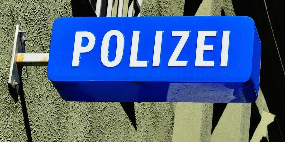 Dinkelscherben: Jugendlicher greift zu Messern und bedroht Familie