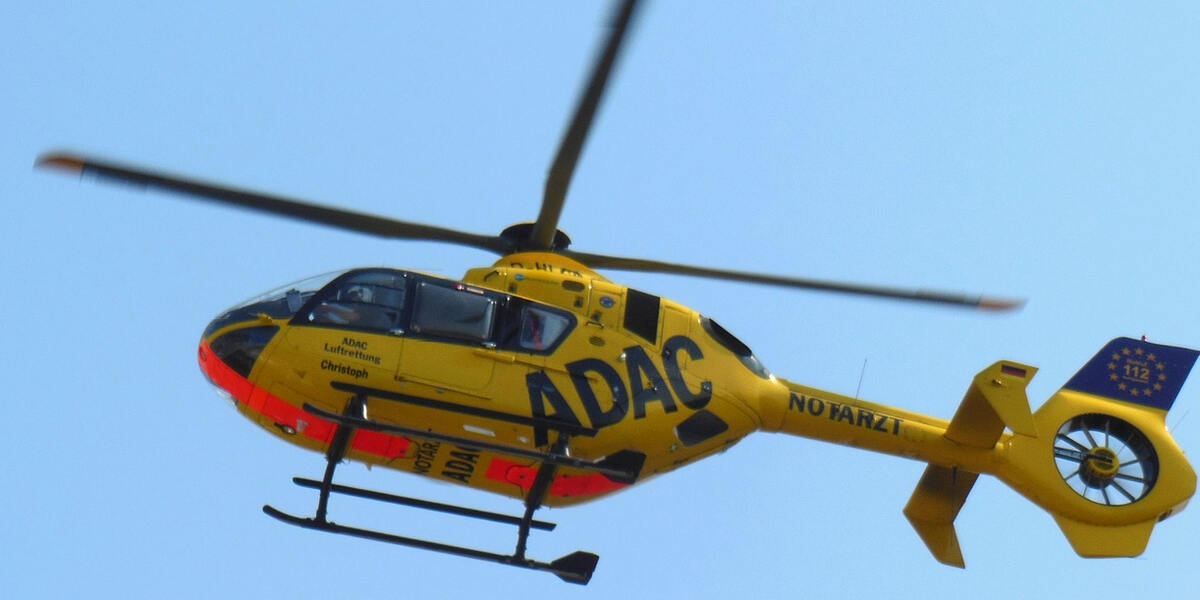 Schwerer Unfall auf der A96 bei Windach: Landsberger wird schwer verletzt und muss mit Helikopter ins Krankenhaus geflogen werden