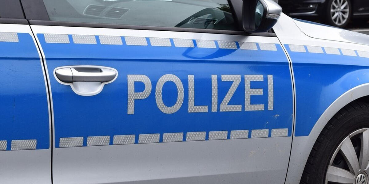 52-jähriger erleichtert Polizei die Arbeit: Mann kehrt nach Diebstahl in Supermarkt wieder zum Tatort zurück