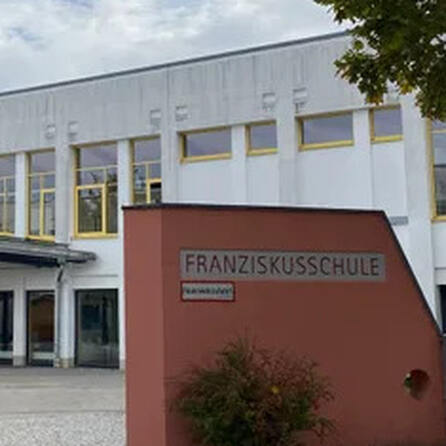 Nach Auszeichnung von 19 bayerischen Schulen als Klimaschulen: Franziskus-Schule in Gersthofen erhält Sonderpreis des Unweltministers