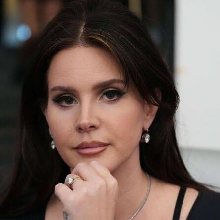 Lana Del Rey: Frisch verheiratet und genervt von Paparazzi