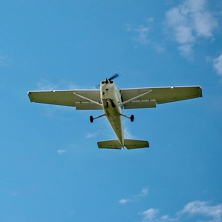 Notlandung in Augsburg: Pilot verliert Einstiegstür auf 3.000 Metern Höhe 