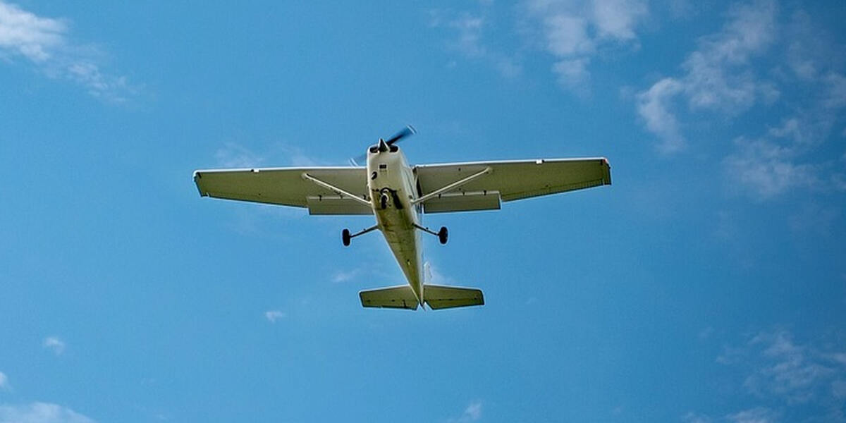 Notlandung in Augsburg: Pilot verliert Einstiegstür auf 3.000 Metern Höhe 