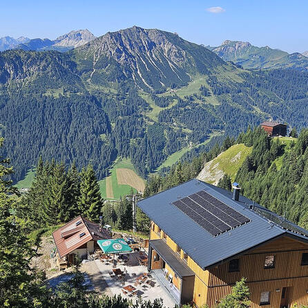 Feierstunde in den Allgäuer Alpen: Tannheimer Hütte hat nach Umbau wieder geöffnet