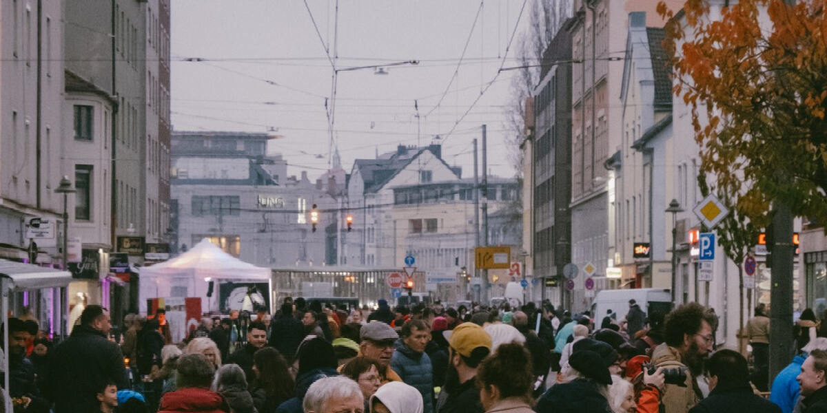 Große Party zum Baustellenende: Ulmer Straße in Augsburg nach vier Monaten Bauzeit wieder frei befahrbar