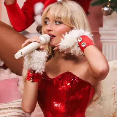 Sabrina Carpenter feiert Weihnachten auf Netflix