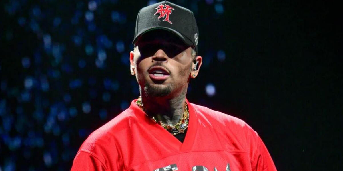 Chris Brown verklagt Warner Bros.