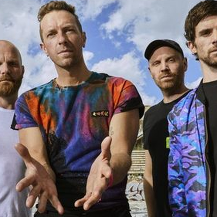 Ukrainischer Kinderchor steht mit Coldplay auf der Bühne 